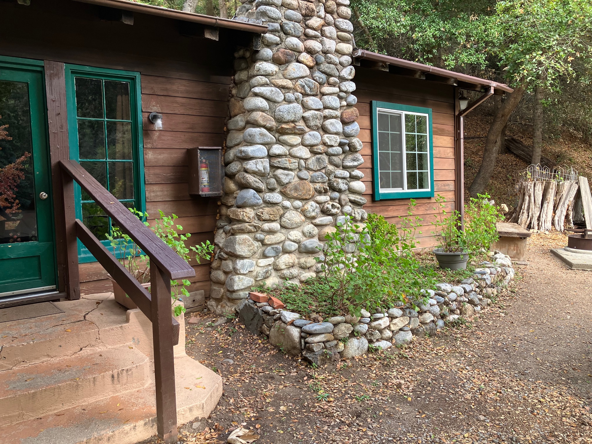 Ripplewood-Resort-Hotel-Big-Sur-Cabin-15-8