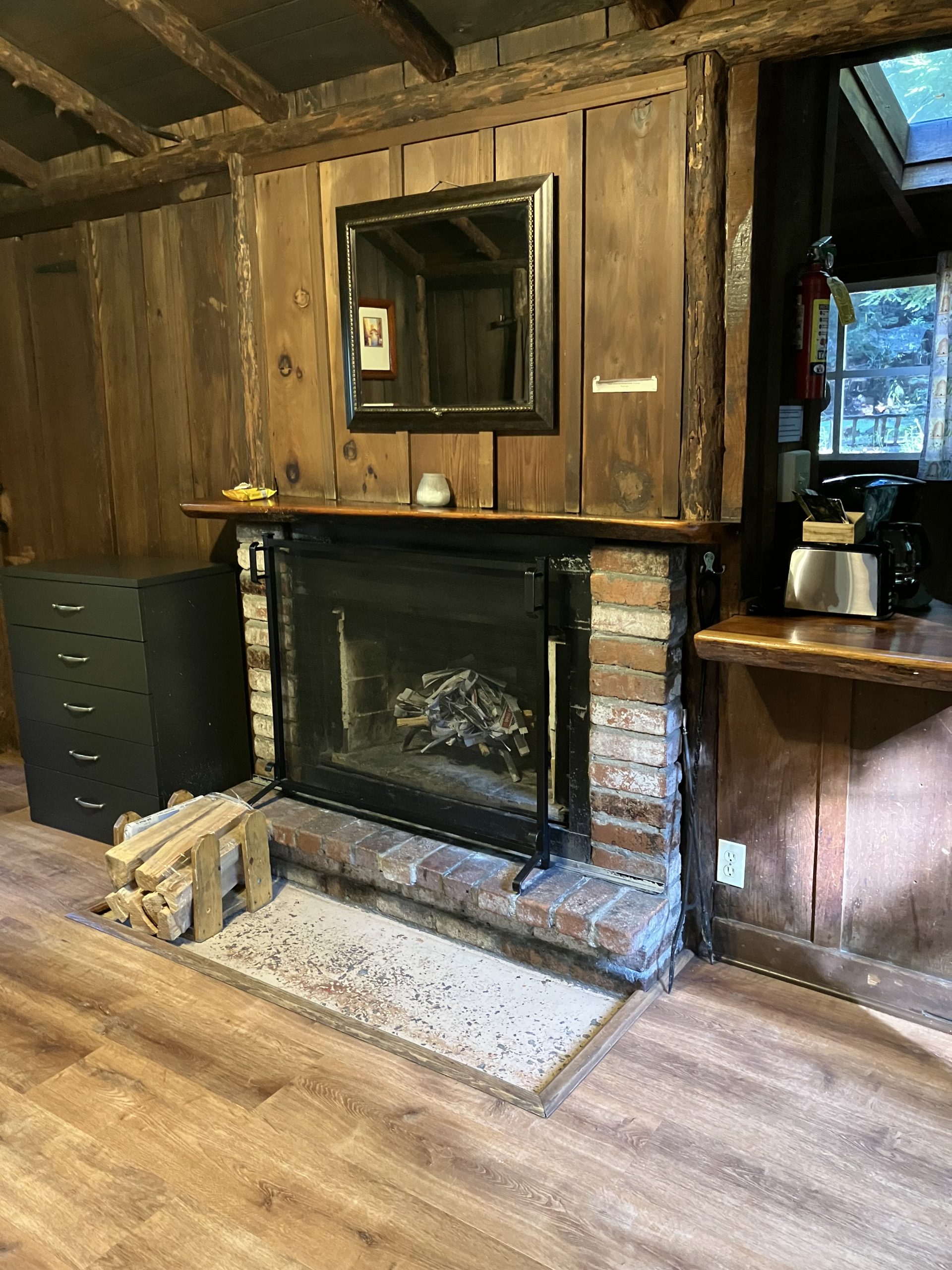 Ripplewood-Resort-Hotel-Big-Sur-Cabin-7-9