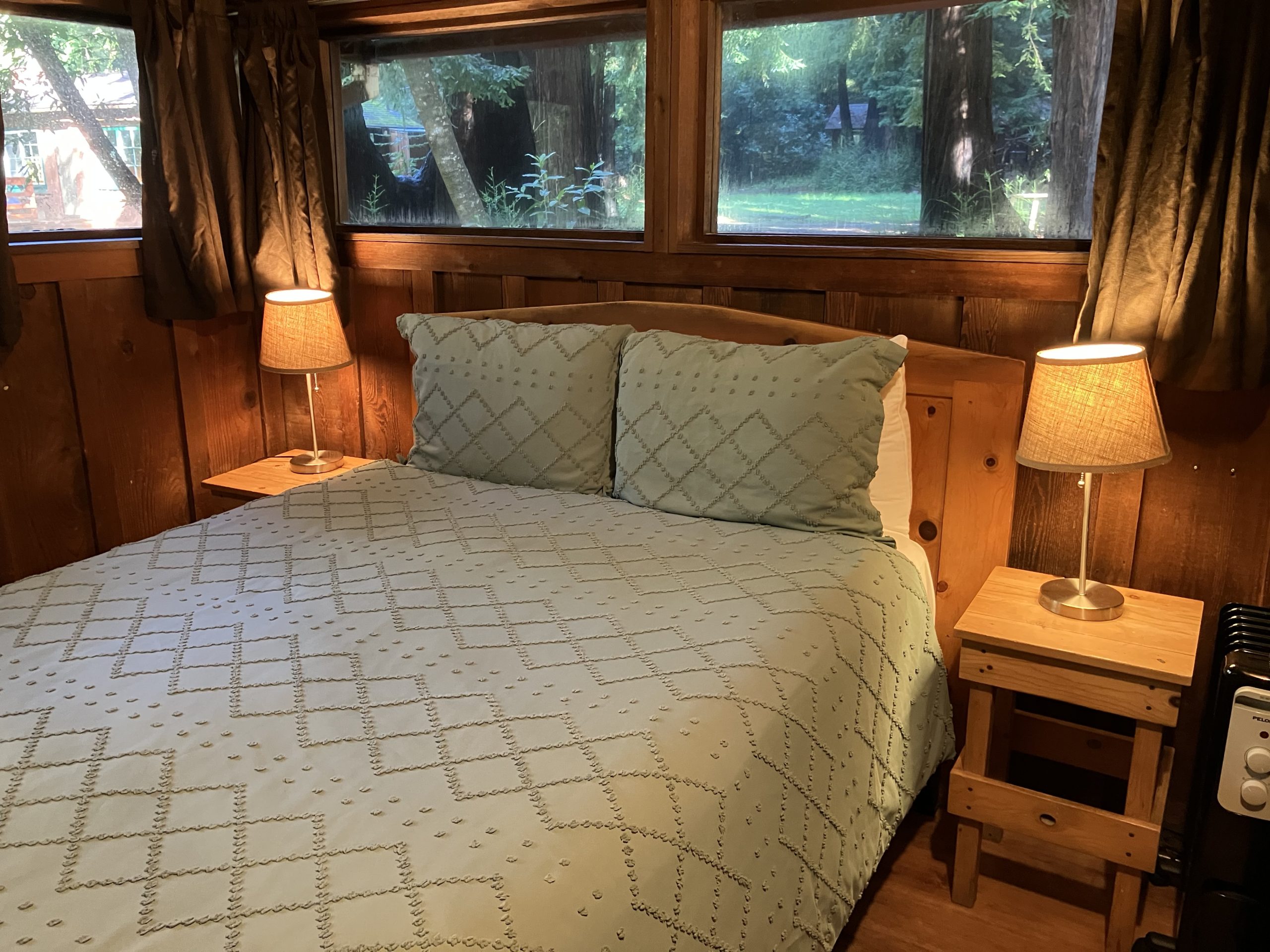 Ripplewood-Resort-Hotel-Big-Sur-Cabin-7-6