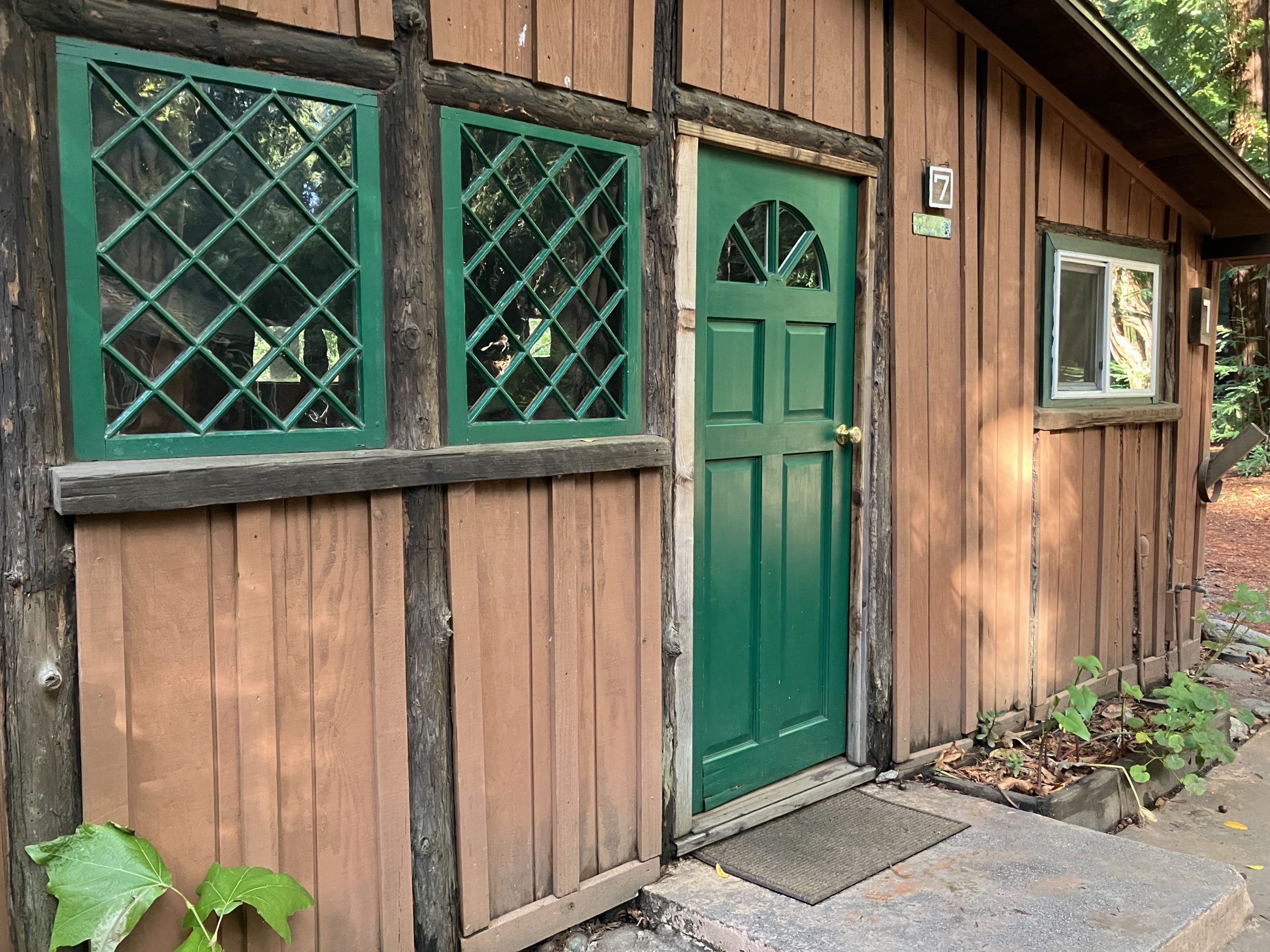 Ripplewood-Resort-Hotel-Big-Sur-Cabin-7-3