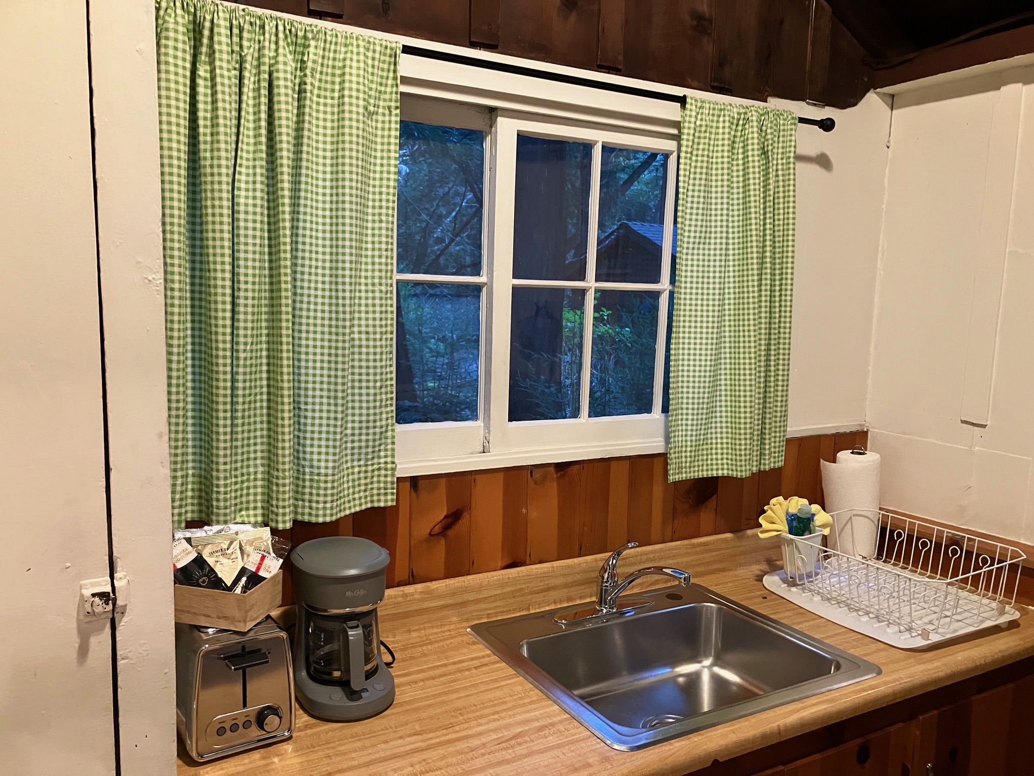 Ripplewood-Resort-Hotel-Big-Sur-Cabin-5-6